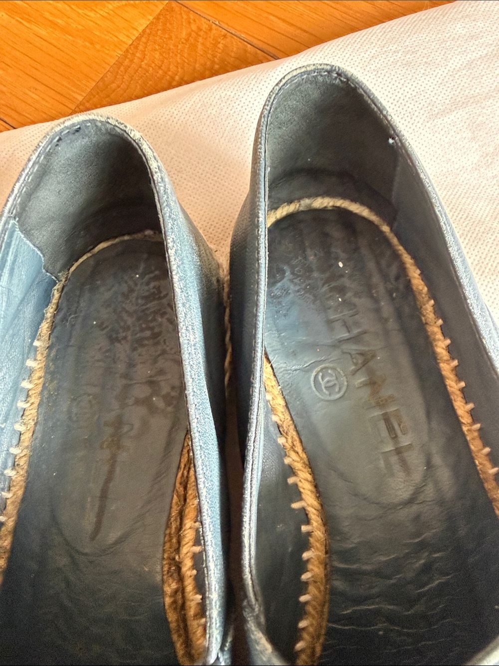 Chanel Two-Tone Leather Espadrille Flats in Navy and Burgundy Size 6.5 - Picture 6 of 9